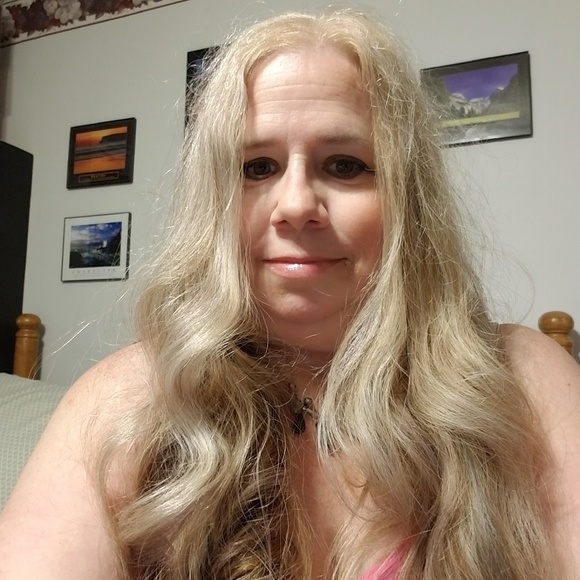 Meet your Posher, Michelle - Picture 1 of 4